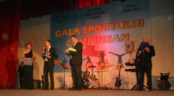 Amoraritei-microfon_GalaSpCampinean_2013